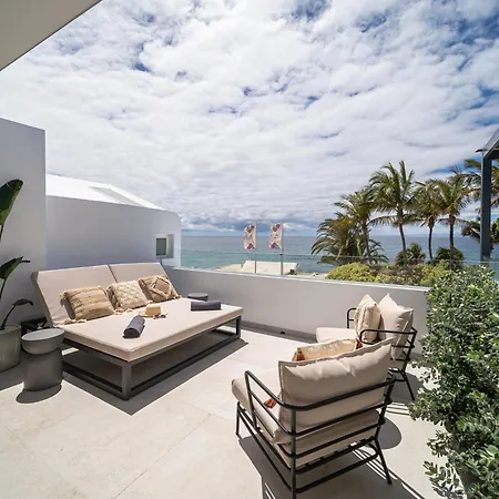 Casa Serena * Tías